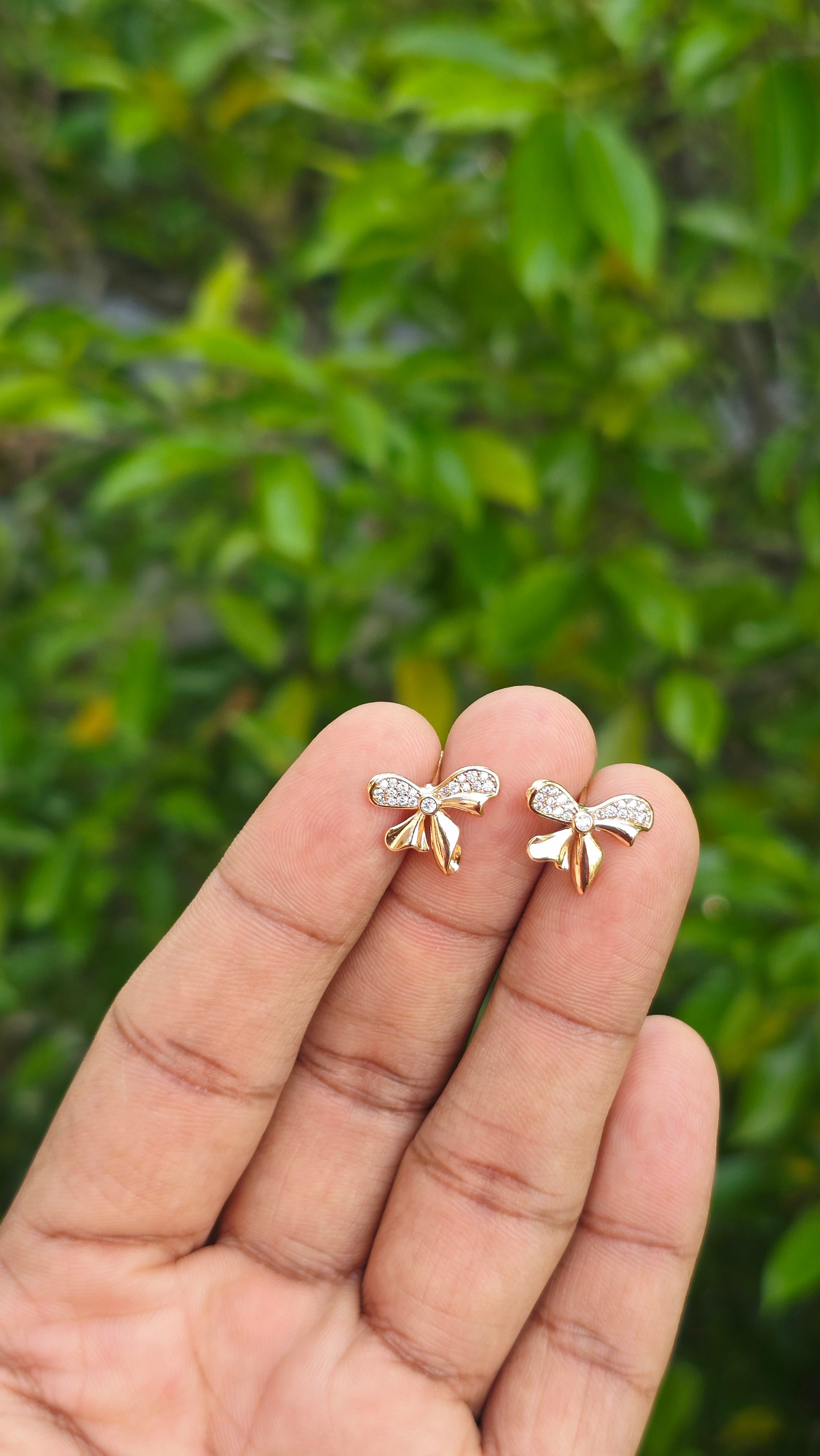 Bow Studs ✨
