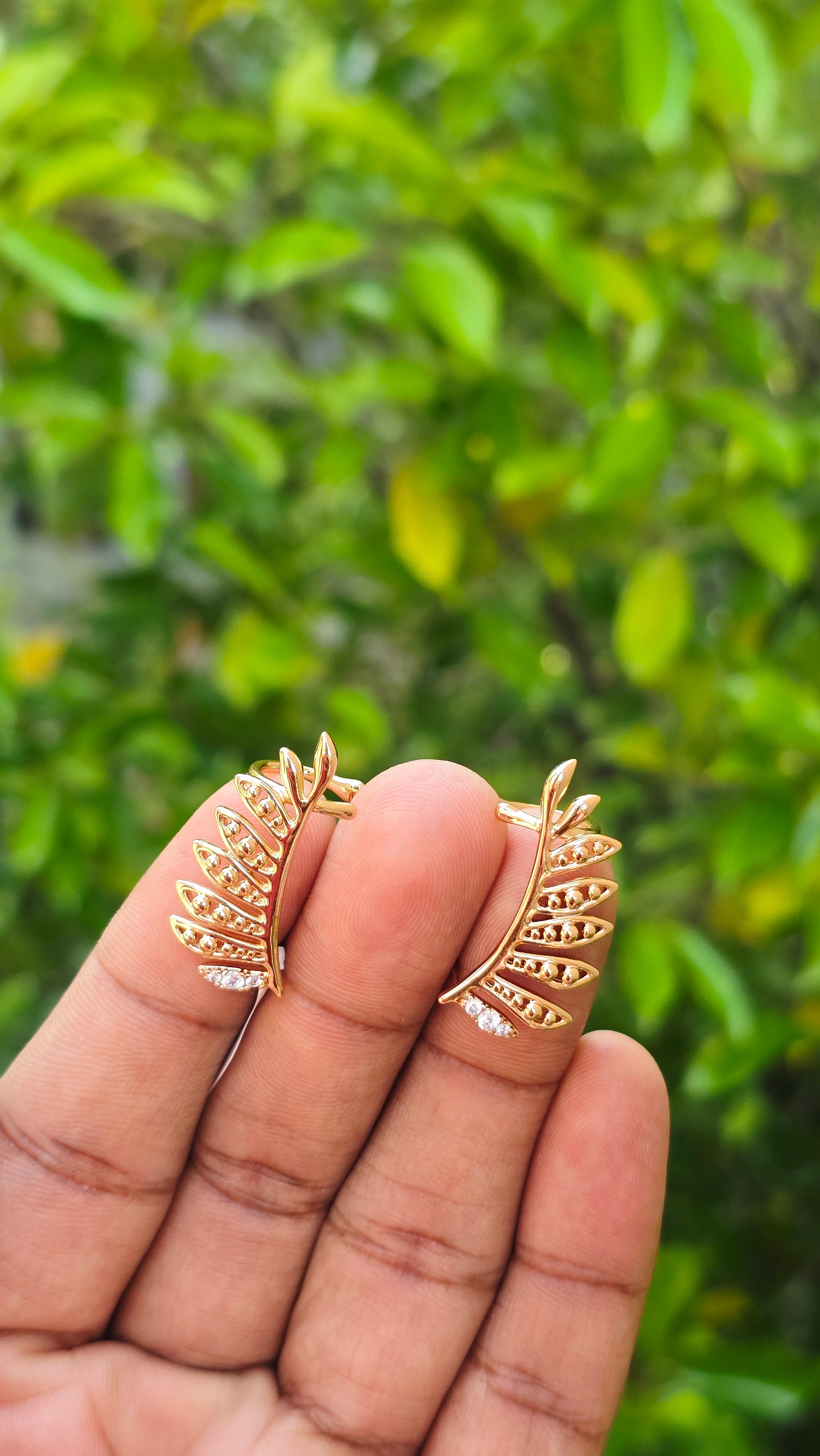 Leafy Studs